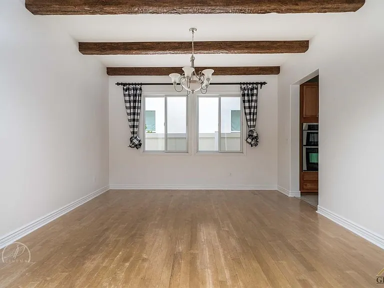 2722 Oakley St — Photo 13