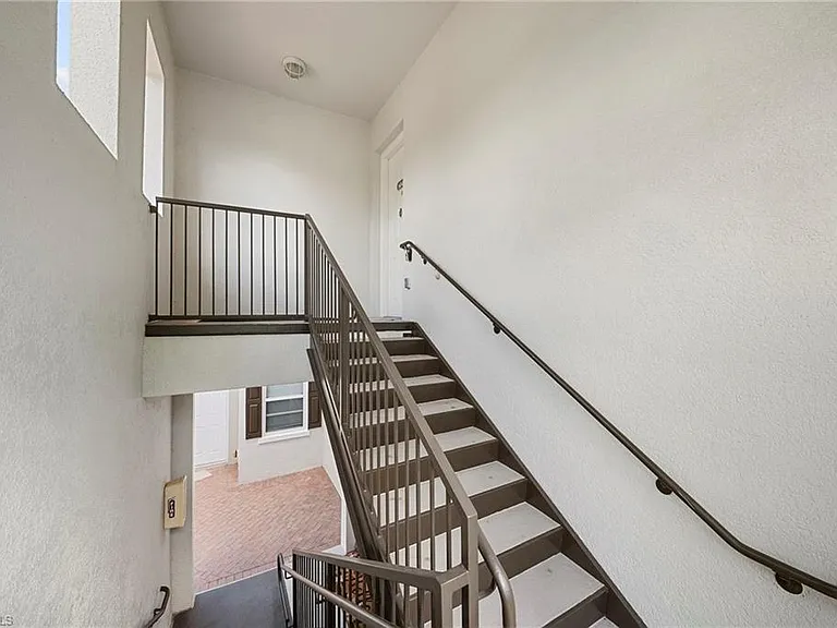 970 Peggy Cir #604 — Photo 6