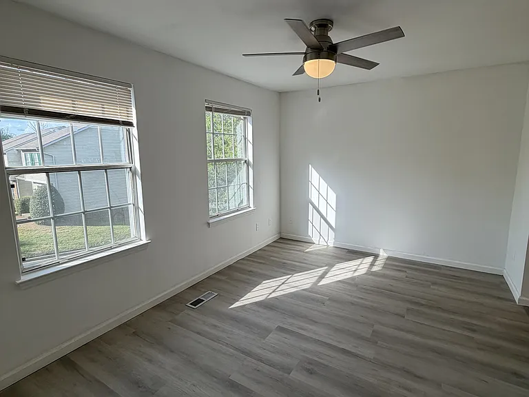 568 Lex Dr — Photo 5