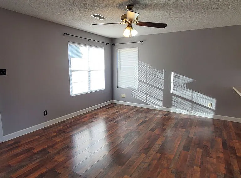 1508 Woodfield St — Photo 3