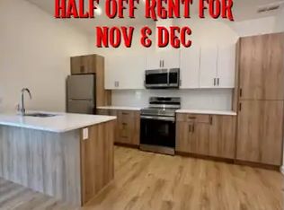 10043 89th Ave NW #1, Edmonton, AB T6E 2S7