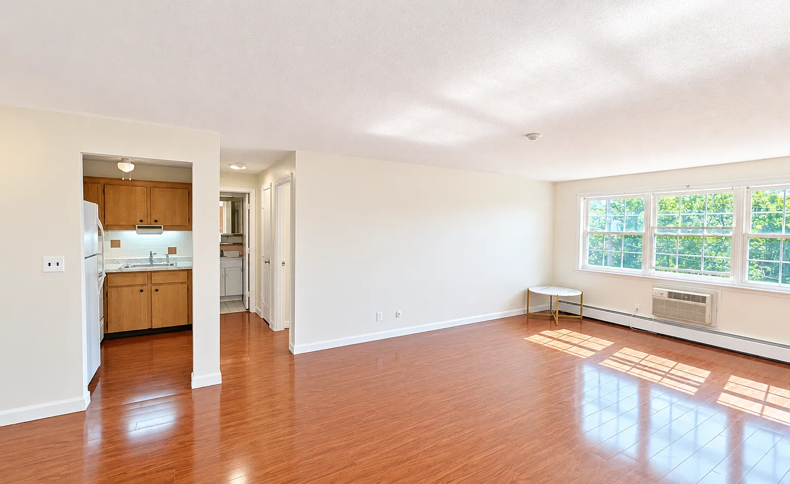 1 bed, 634 sqft, $2,100 — Photo 1