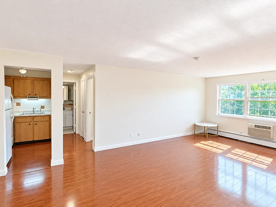 8 Tara Dr #10
