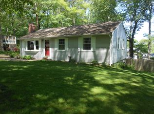 19 Iron St, Ledyard, CT 06339