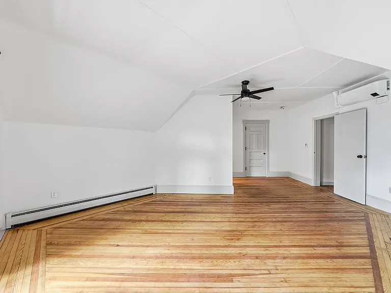 245 Clinton St — Photo 10