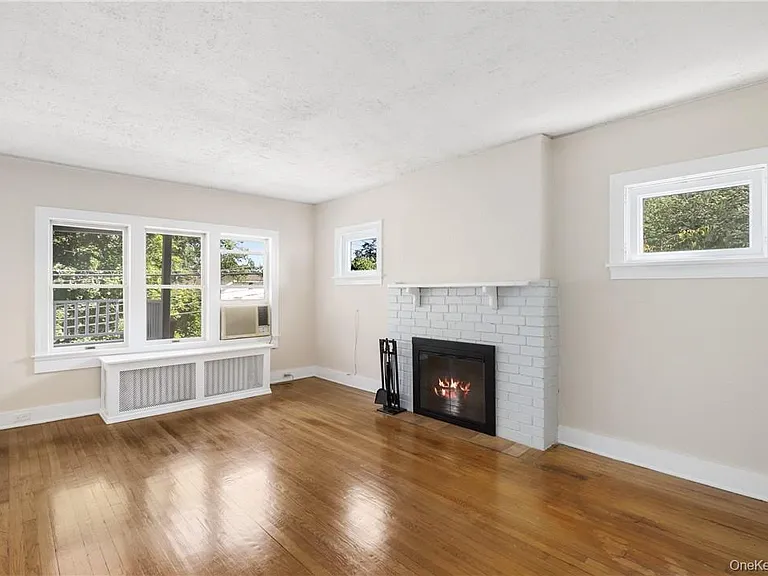 16 Terrace Pl — Photo 4