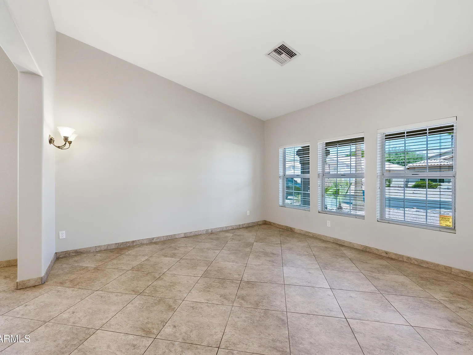 5 bed, 3.0 bath, 2846 sqft, $3,400 — Photo 3