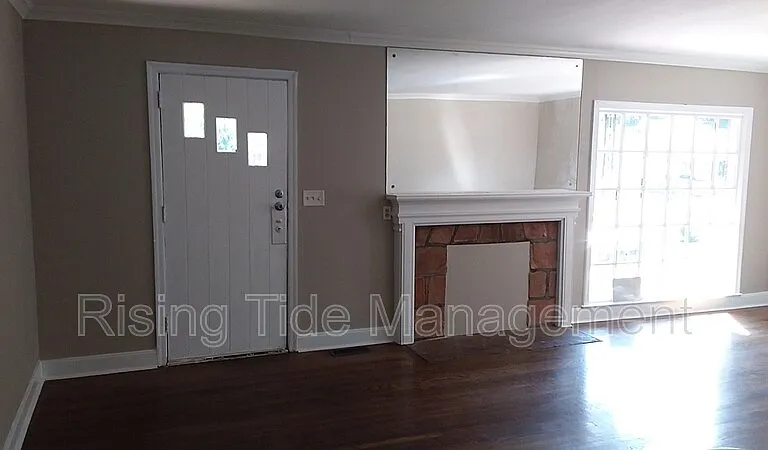 229 Pinewood Ave — Photo 5