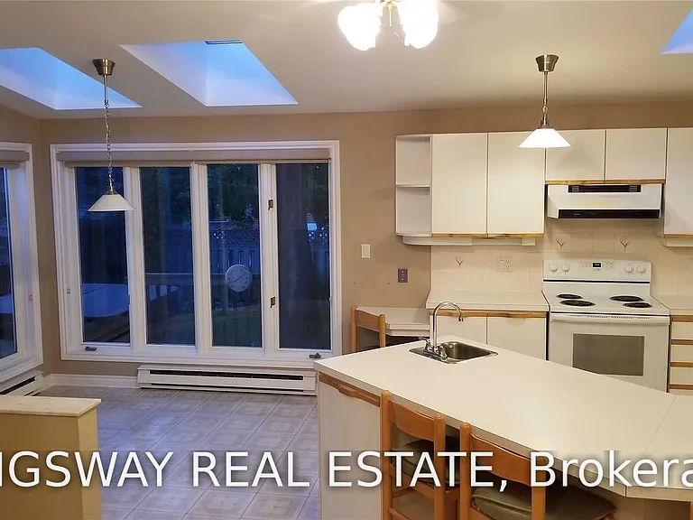 465 Maple Grove Dr — Photo 9