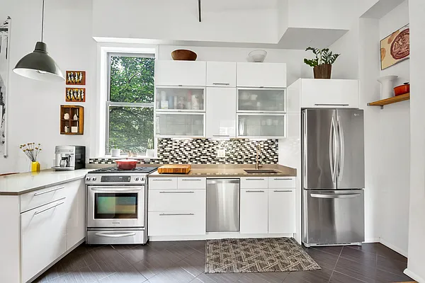 Sold by Compass | media 4