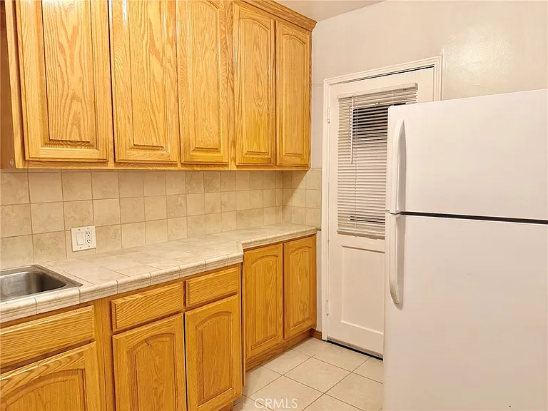1744 Huntington Dr — Photo 32