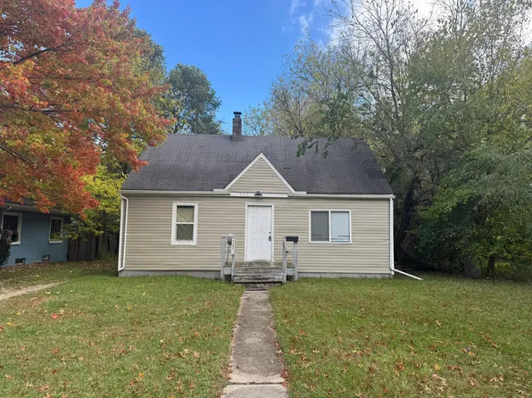 1860 Huey St, South Bend, IN 46628