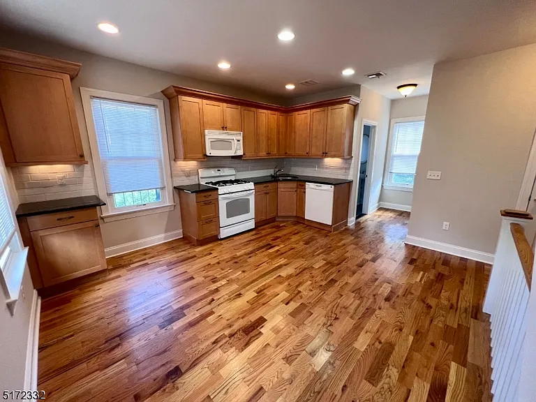 210 Ross Pl #2 — Photo 7