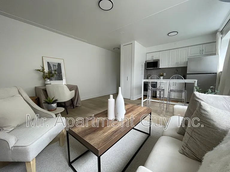 1284 Fennell Ave E #6 — Photo 4