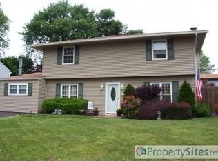 23 Tweed Rd, Levittown, PA 19056