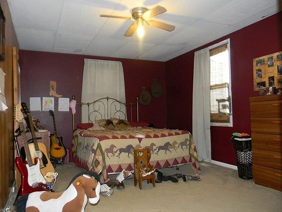 4th image of 219 E White St