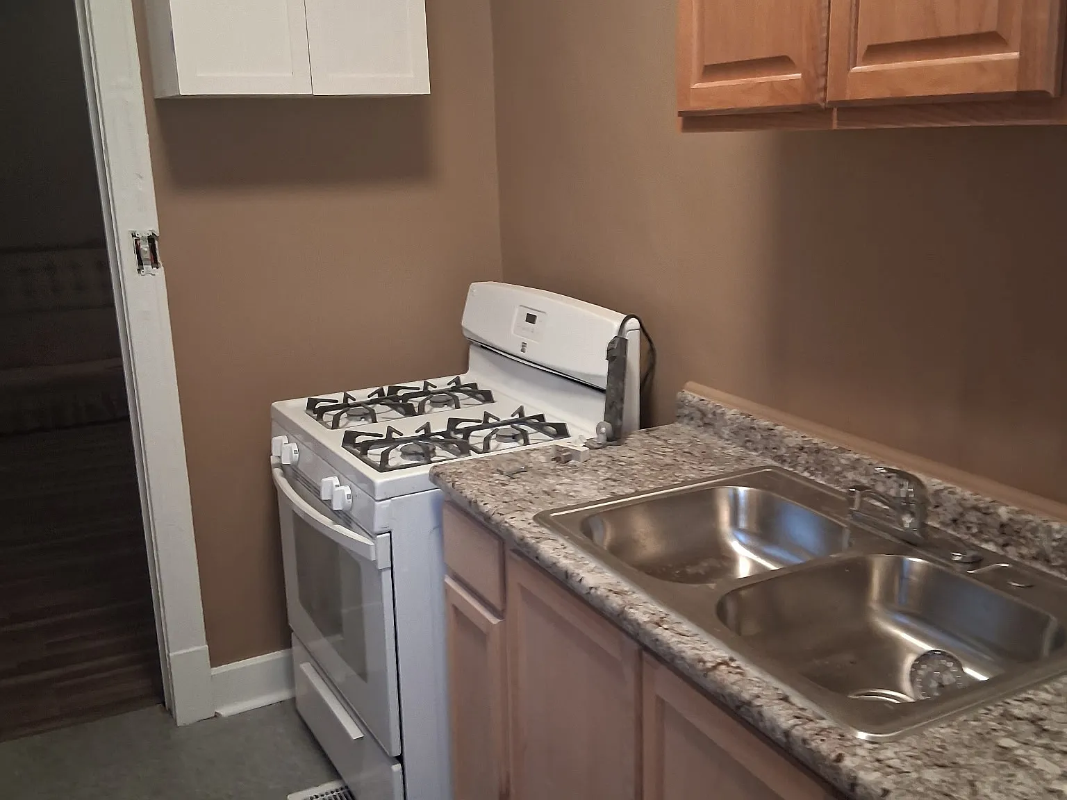 2 bed, $1,200 — Photo 3