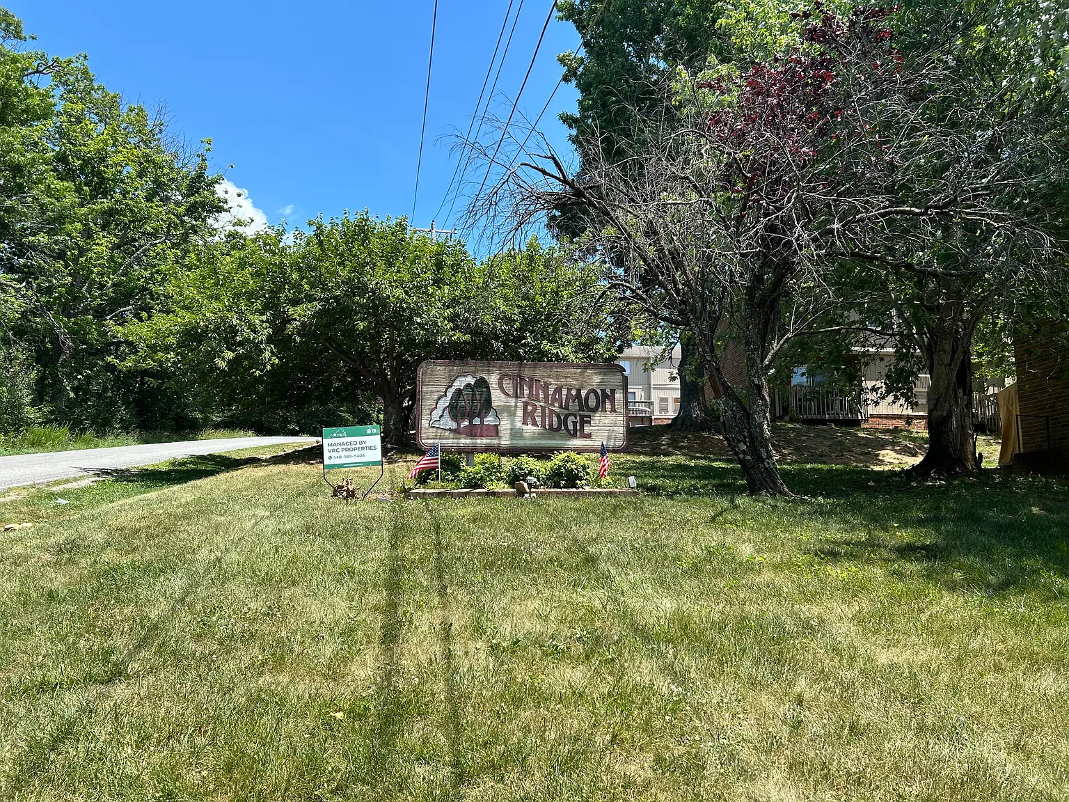 1 bed, 1.0 bath, 700 sqft, $1,000 — Photo 2