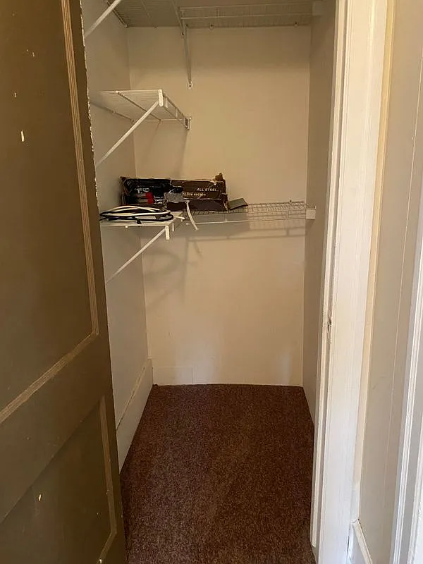 1 bed, 1.0 bath, 696 sqft, $1,250 — Photo 3