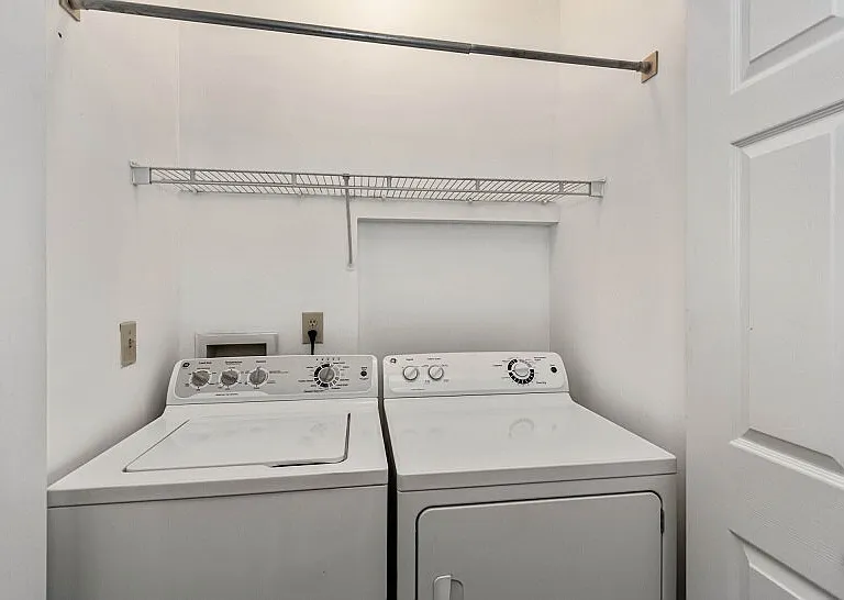910 Churchill Xing — Photo 27