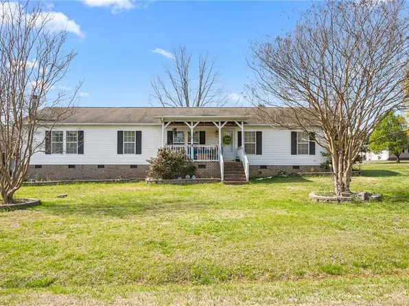 900 Ingle St, Gibsonville, NC 27249