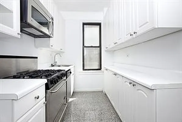 Rented by Douglas Elliman | media 10