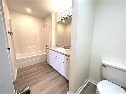 5th image of 2308 NW 8th Ter Suite 401