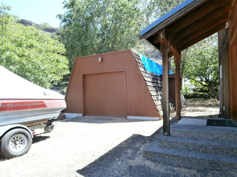1st image of 379 River Dr SW