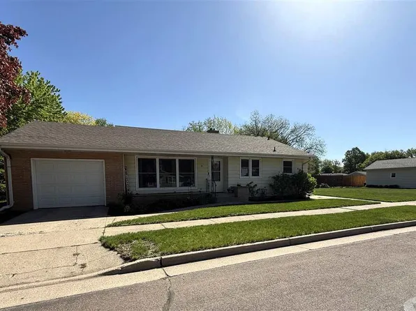 24 Hazelwood Ave, New Ulm, MN 56073