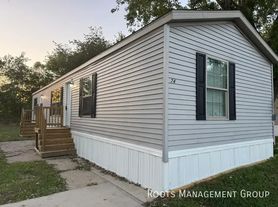 200 Paradise Acres Rd