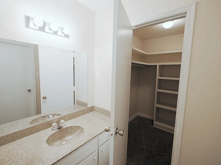 Highland Hills — Photo 34