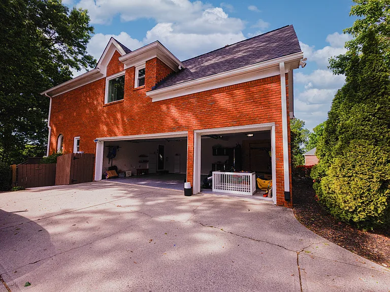 3 car garage
