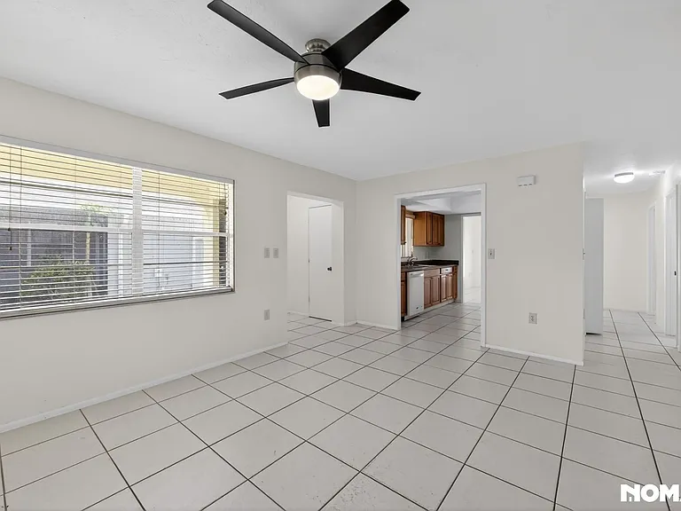 253 Glenwood Ave — Photo 2