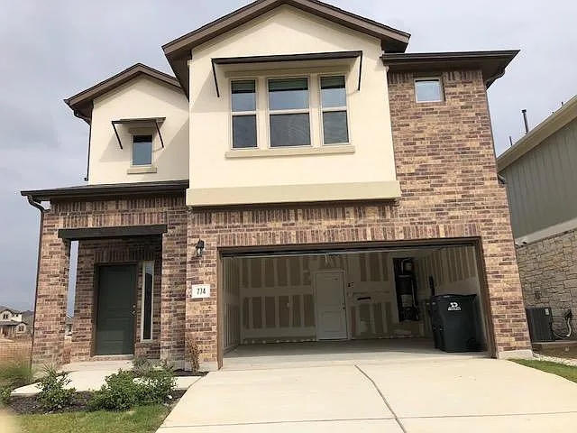4 bed, 2000 sqft, $1,950 — Photo 3
