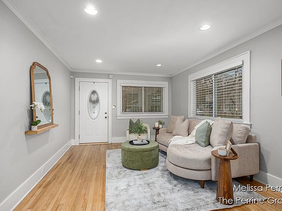 5th image of 1033 Woodrow Ave NW