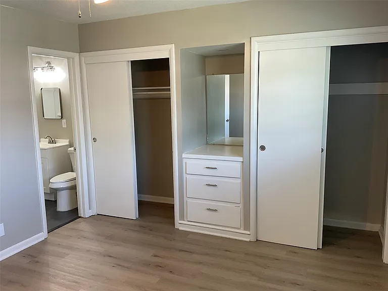 1809 E 2nd St #11 — Photo 9