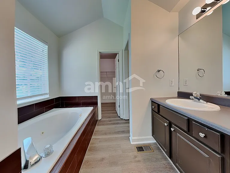 7036 Sage Ln — Photo 10