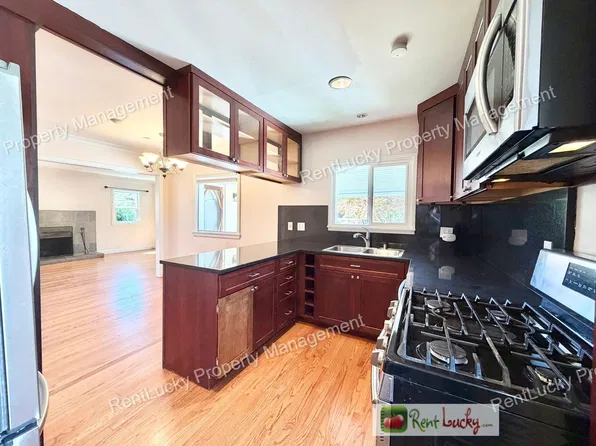2130 Montvale Pl W, Seattle, WA 98199