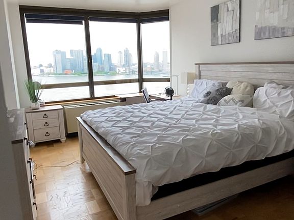 5th image of 630 1st Ave APT 18P