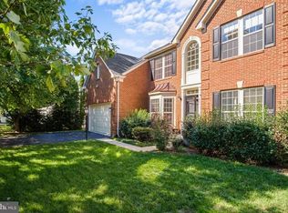 211 Park Gate Dr SE, Leesburg, VA