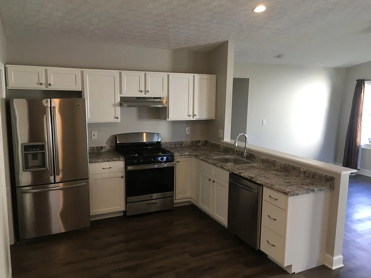 Kitchen - 7789 Stanburn Rd