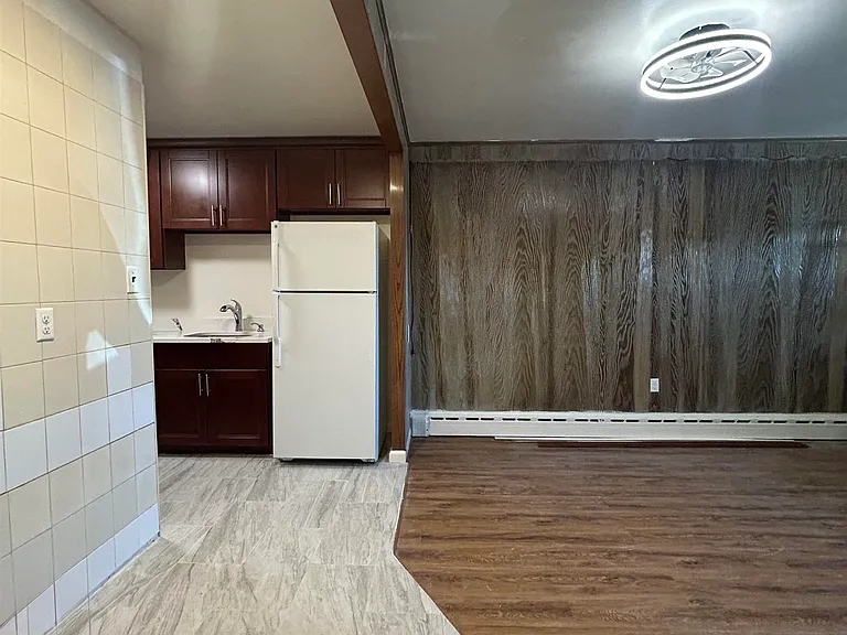 330 Sip Ave #1 — Photo 4