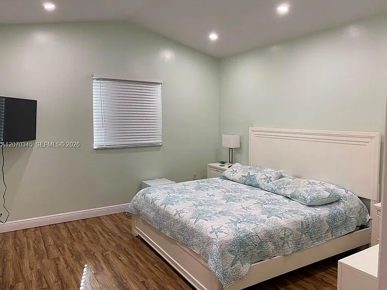 2529 NE 41st Ter #1 — Photo 7