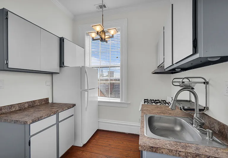 112 E Harris St #404 — Photo 14
