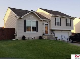 16106 Birch Ave, Omaha, NE 68136