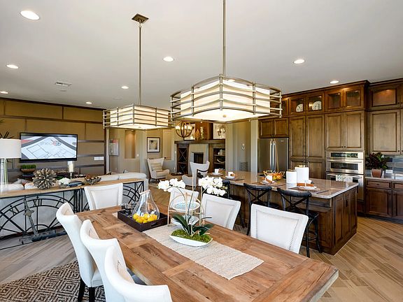 Captivate Model Dining Room