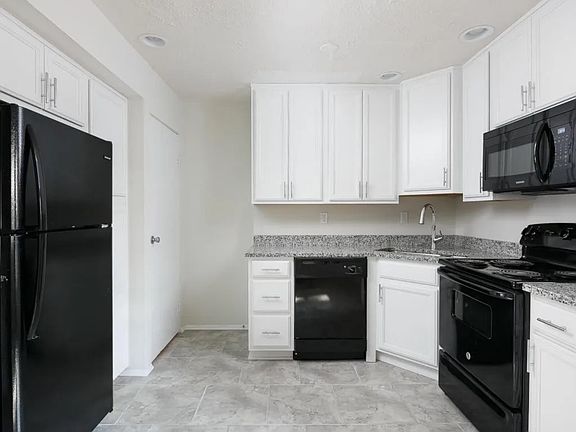 3rd image of 2848 Coleen Ct