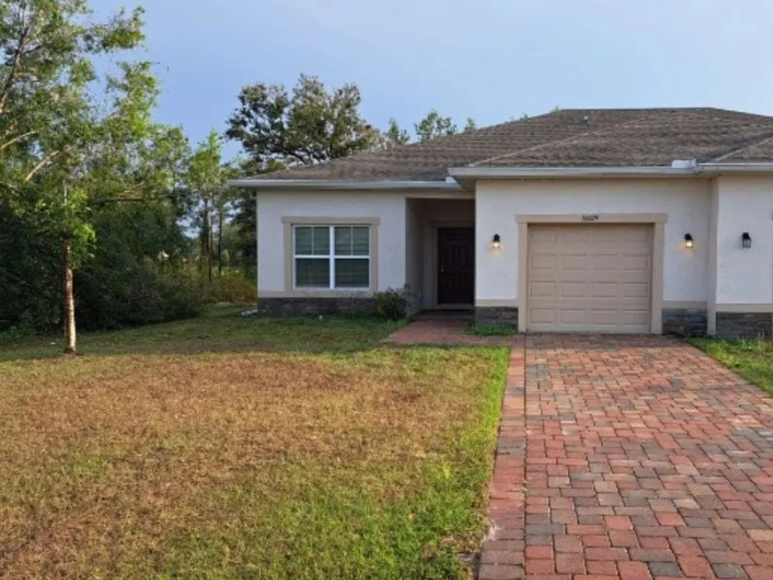3 bed, 1255 sqft, $1,585 — Photo 1