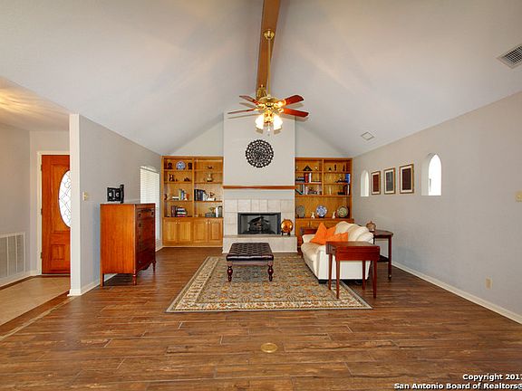 2nd image of 5818 Grandwood Dr