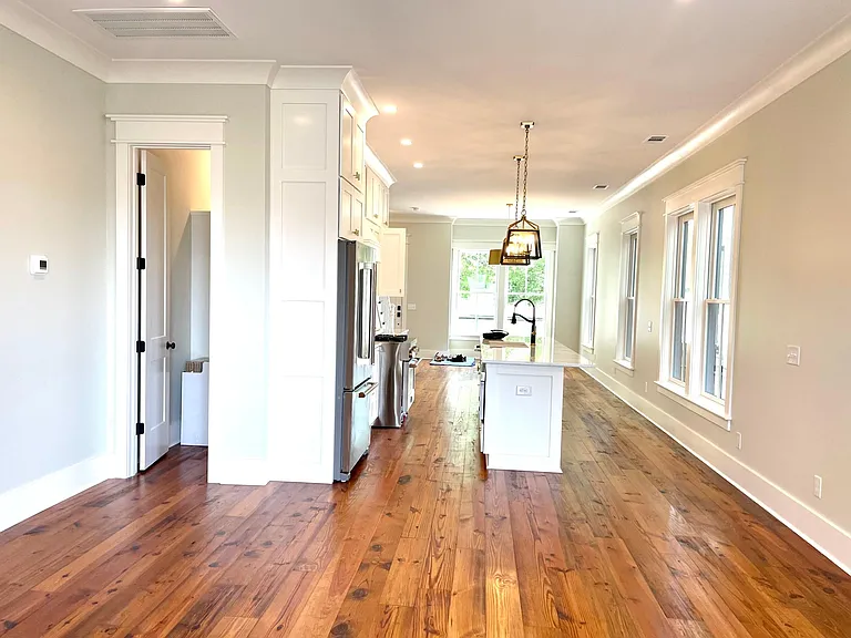 549 E Gwinnett St — Photo 16